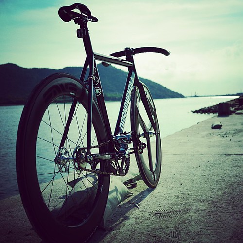 サイクリングの自転車イメージ