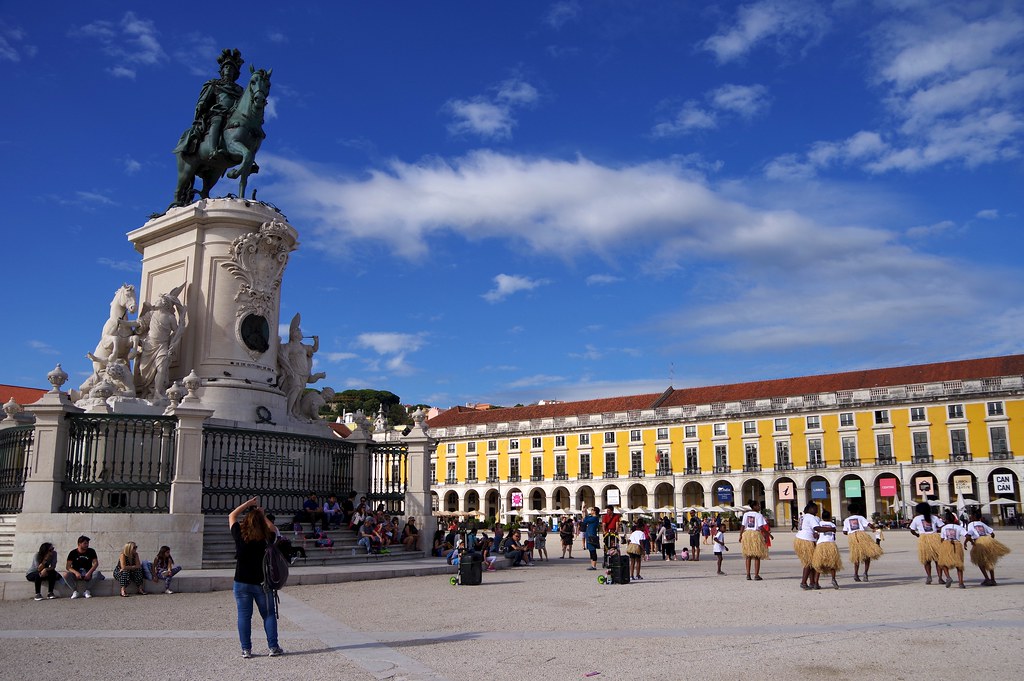 リスボン観光のコメルシオ広場
