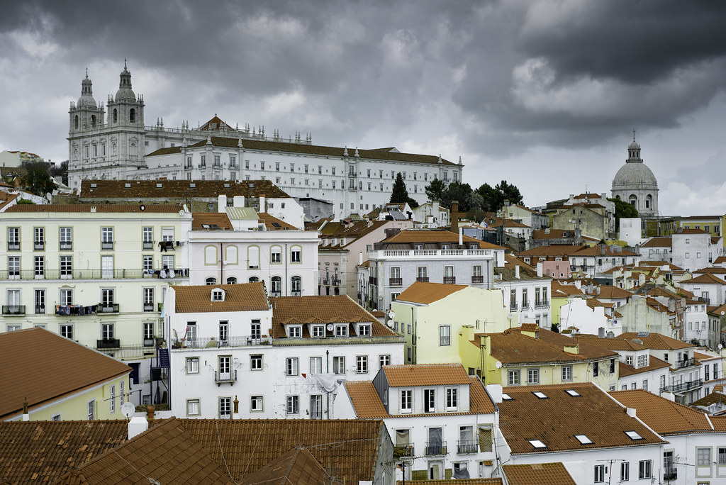 リスボンの旧市街アルファマ地区に位置するポルタスドソル広場