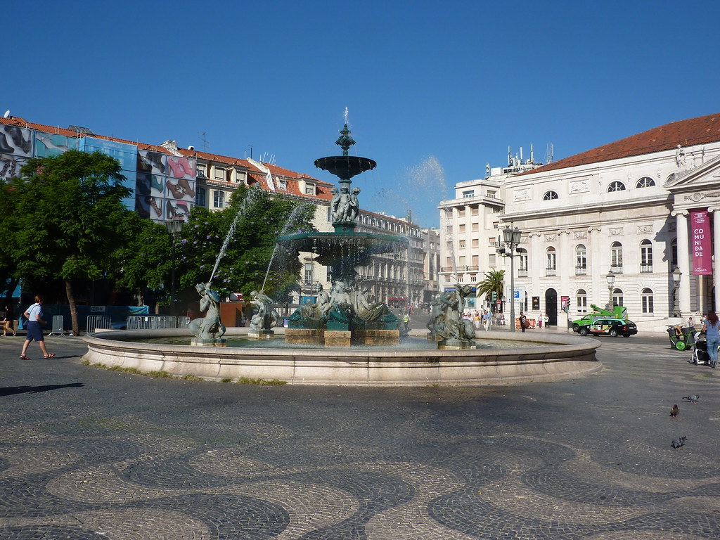 リスボンの中心部に位置するロシオ広場