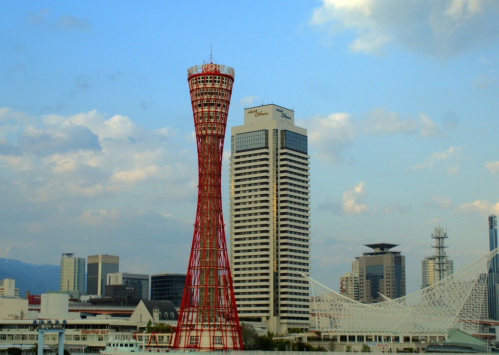 神戸のランドマークとして知られる神戸ポートタワー