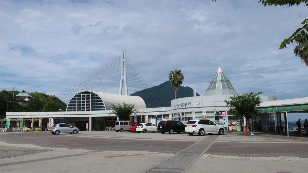 道の駅多々羅しまなみ公園で美しい景色を眺める