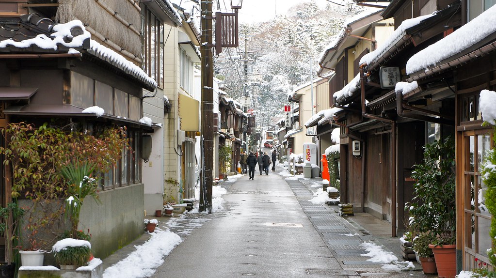 山代温泉周辺で江戸の風情を楽しむ「ひがし茶屋街」