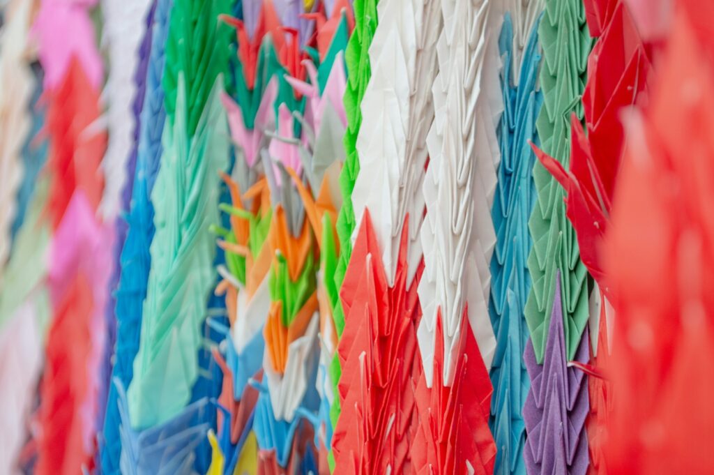 広島の平和の象徴である折り紙で作った折り鶴