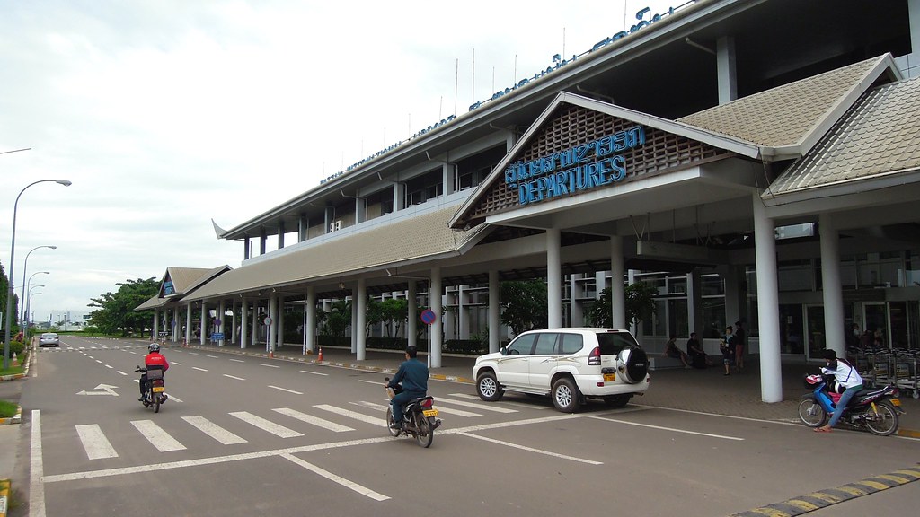 ラオスのワットタイ国際空港