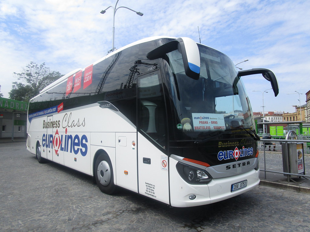 プラハ空港から市内への移動に利用するバス