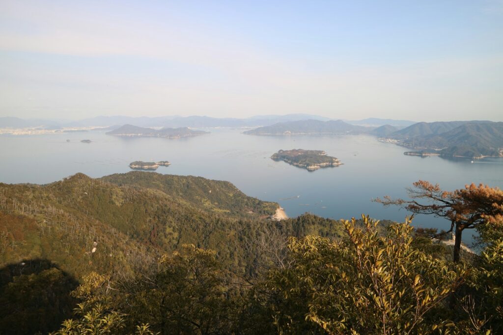 観光スポットで有名な弥山からの絶景