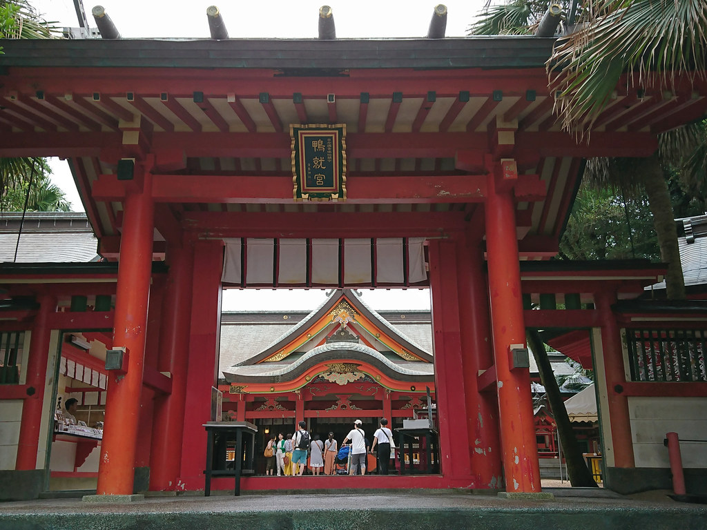正面から見た青島神社