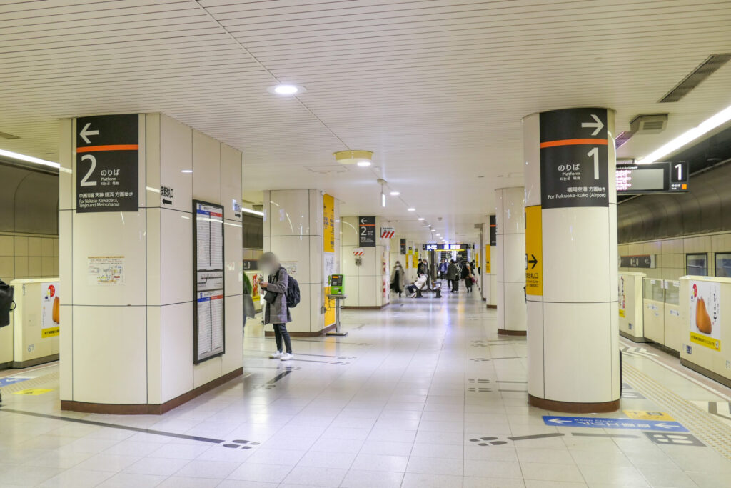 福岡市営地下鉄空港線の構内