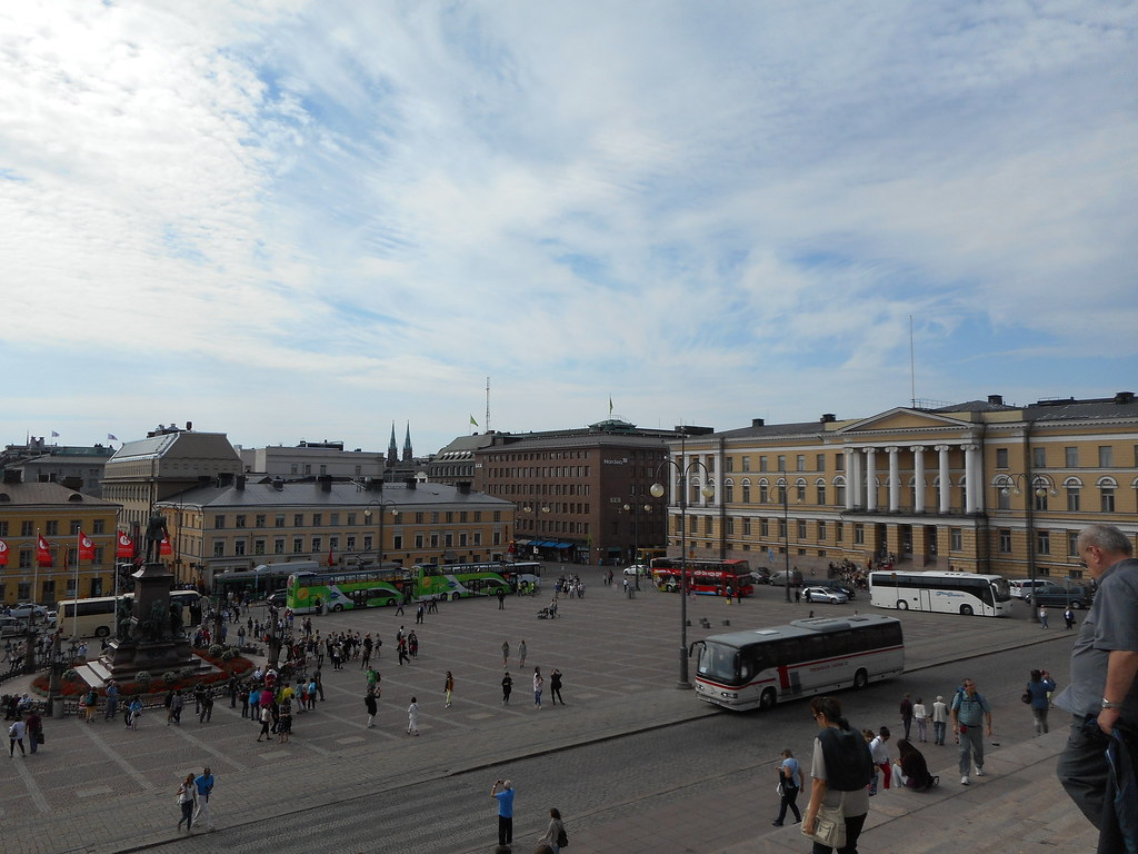 ヘルシンキ中央駅からバスで移動する