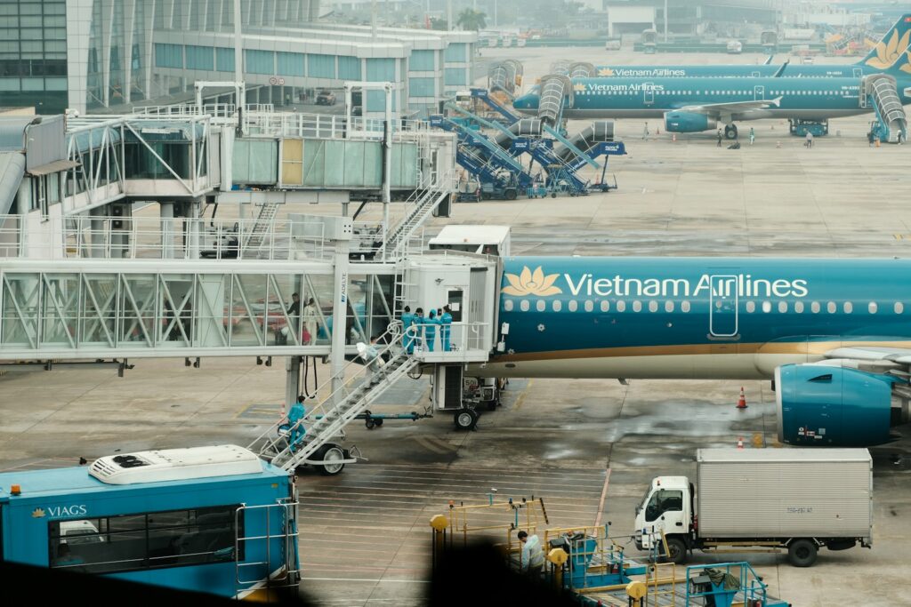 ベトナム・ハノイ空港に停まっている飛行機
