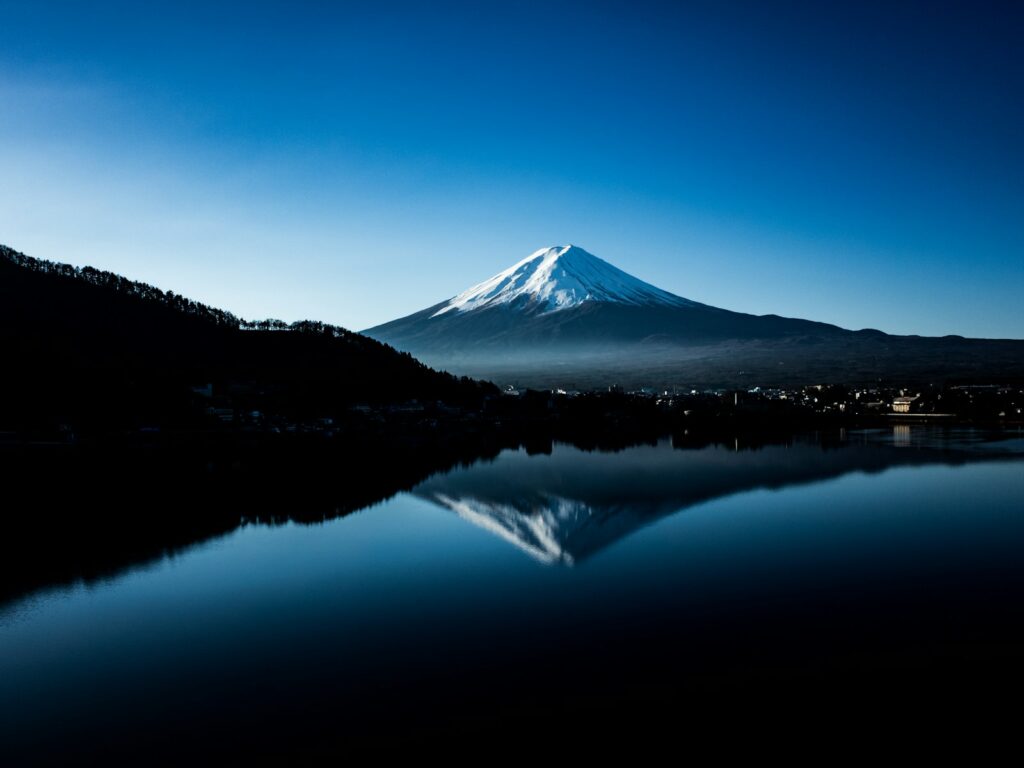 車で山梨観光のモデルコースから見る富士山
