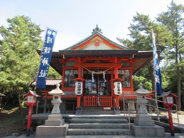 こころ落ち着く月讀神社でゆったりと過ごす