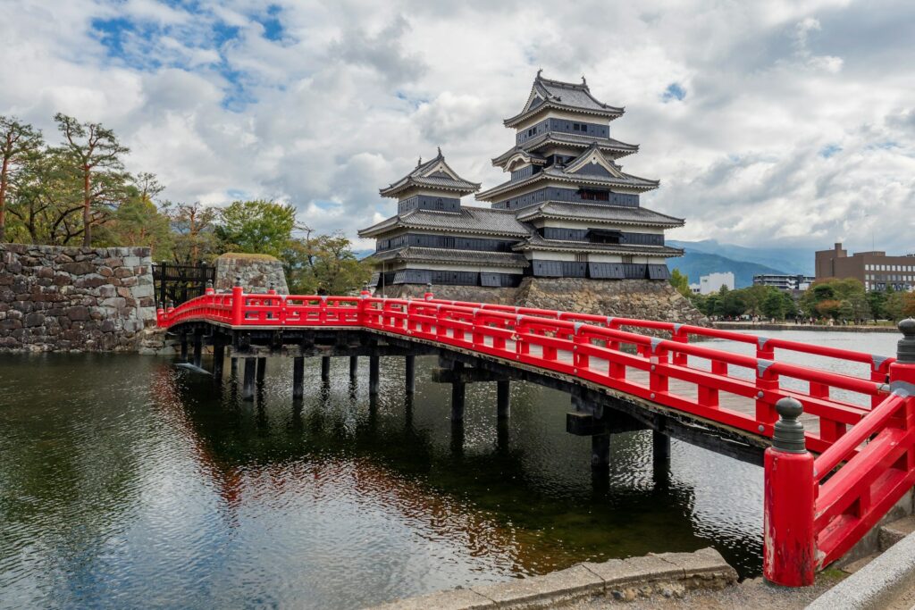歴史ある松本城を観光