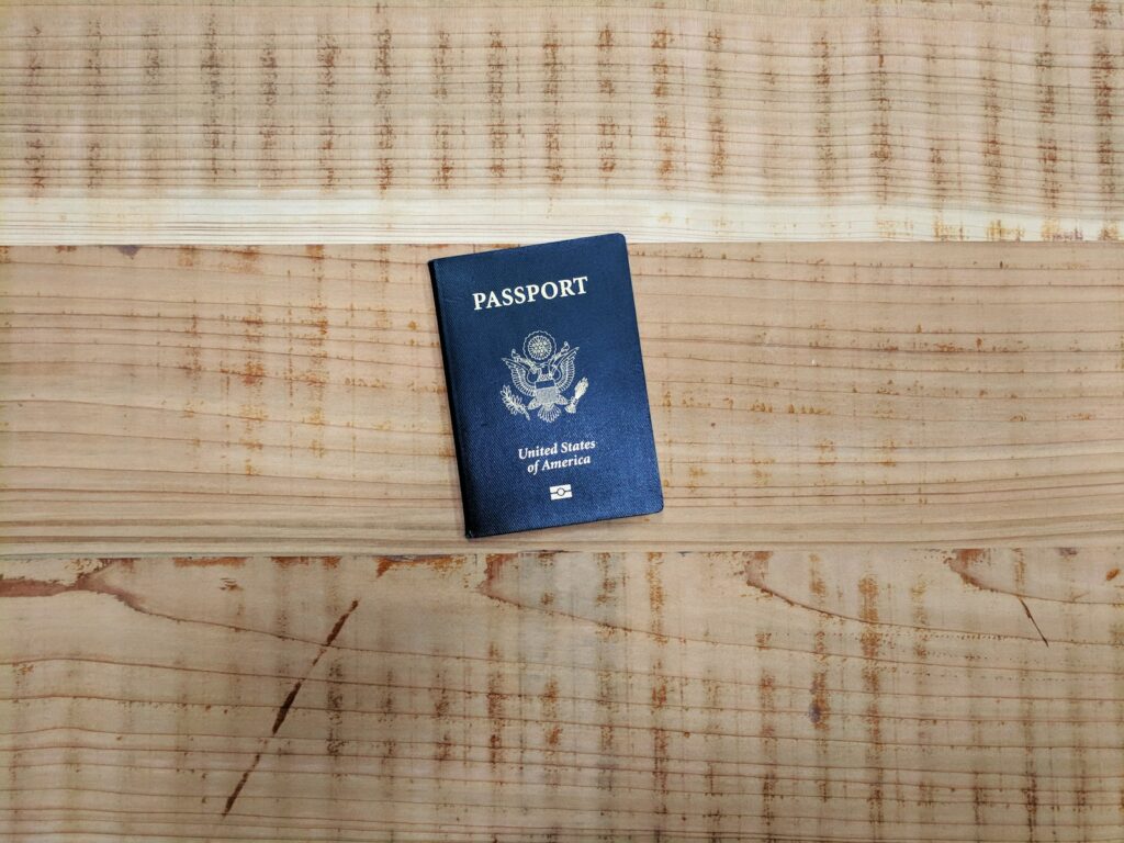 入国にはパスポートが必要
