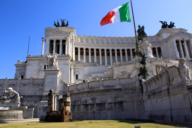 ローマの建築物であるヴィットーリオ・エマヌエーレ二世記念堂