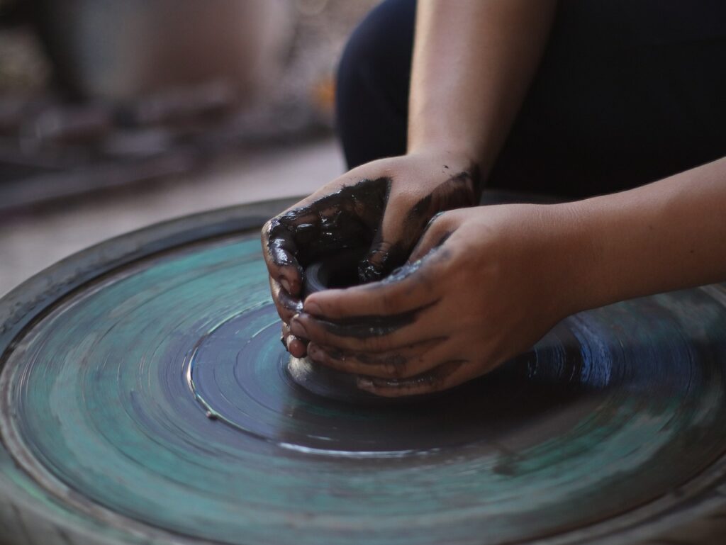 タイで陶器作り