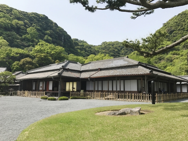 桜島を背景にした絶景が魅力の仙巌園