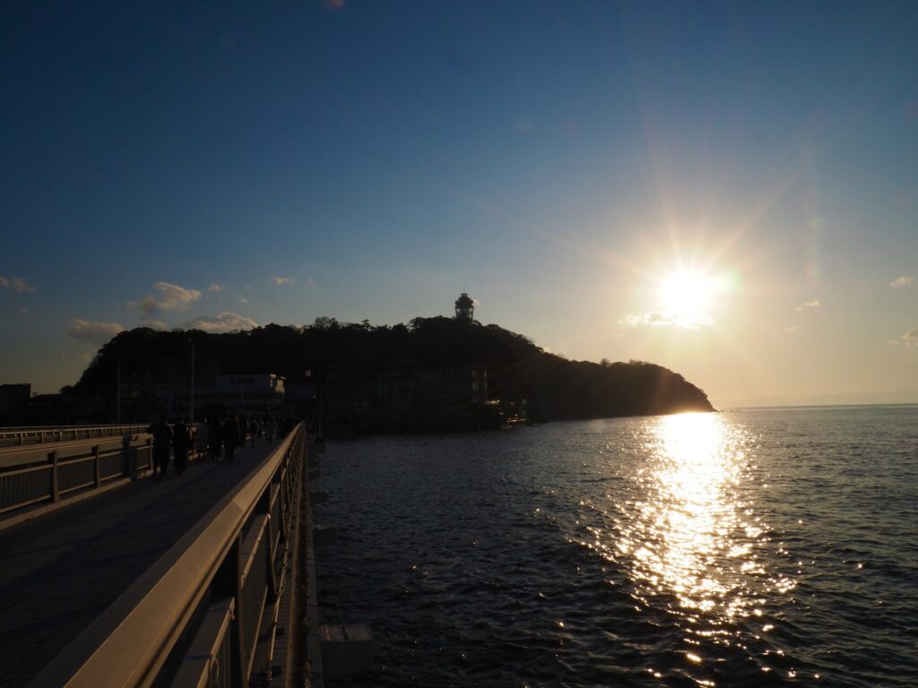 夕方の江の島弁天橋