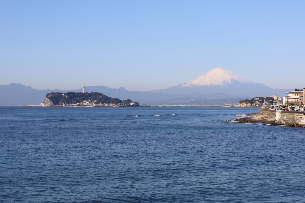 稲村ケ崎公園から見た富士山