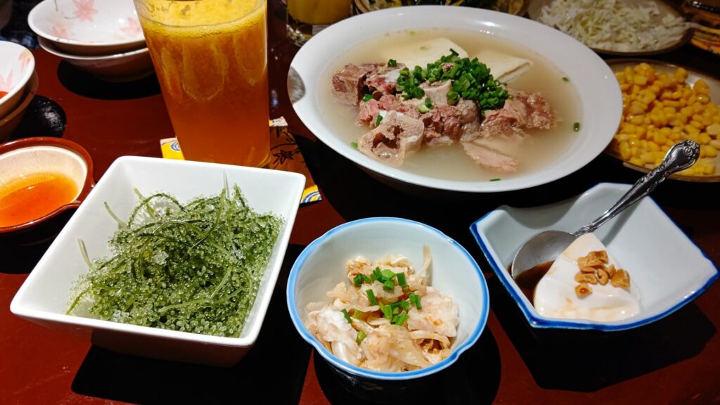 沖縄の地物食材を使った料理