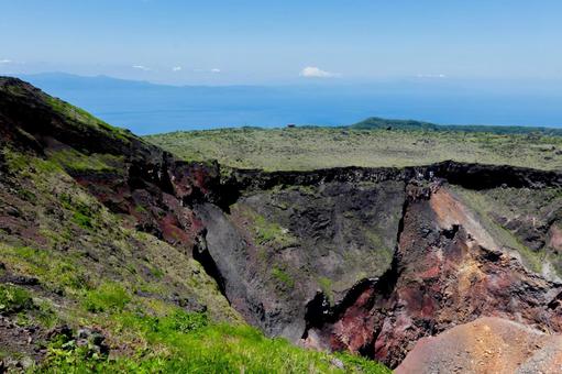 三原山の秘境で沢歩き