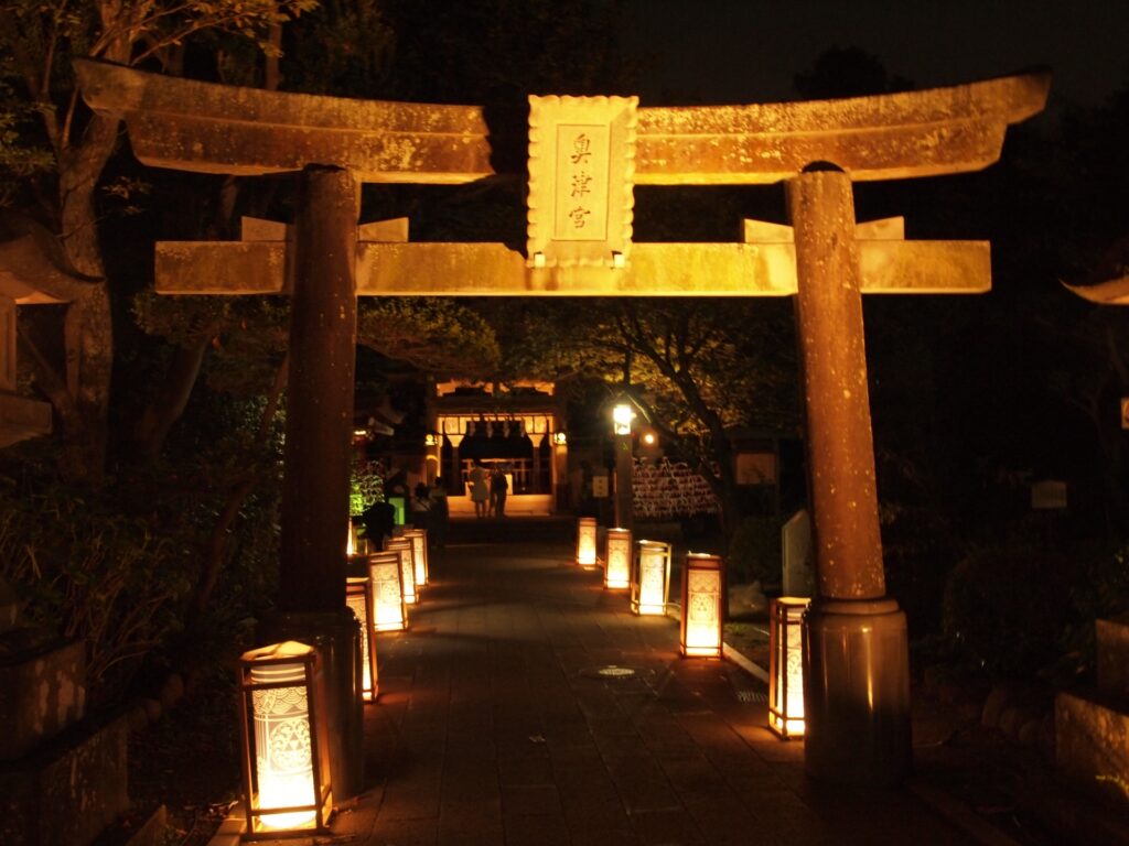 江島神社の灯籠