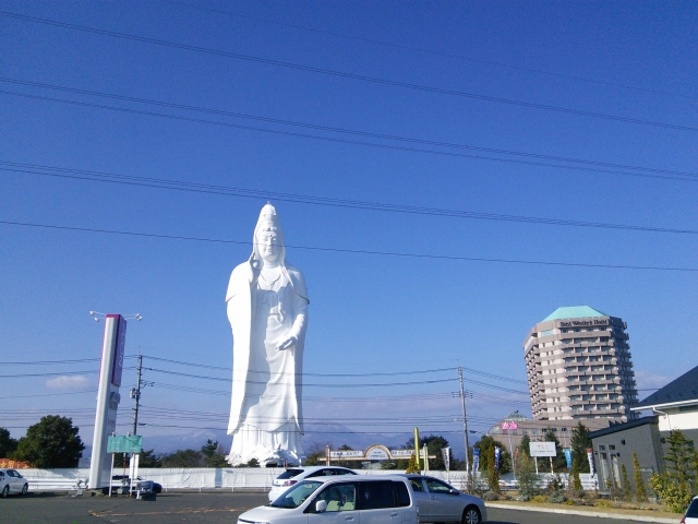 対策KW「青空の下の仙台大観音」