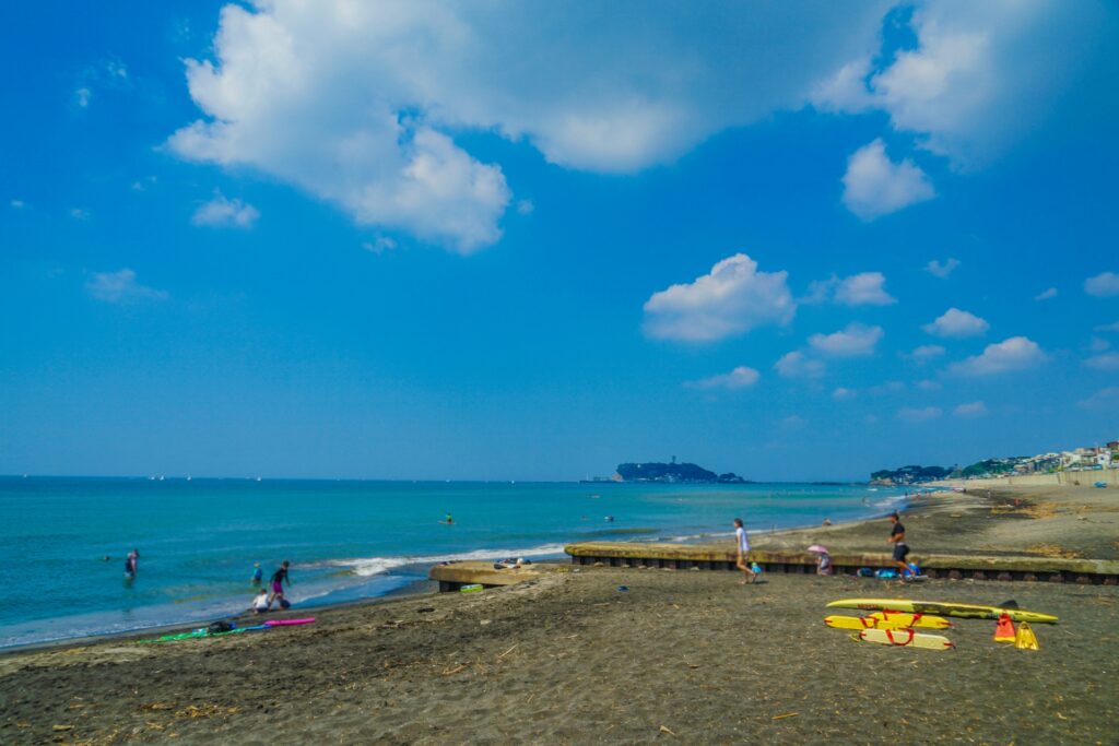 七里ヶ浜で遊ぶ