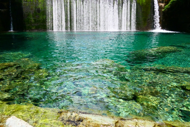 透き通る水が美しい安居渓谷の水晶淵