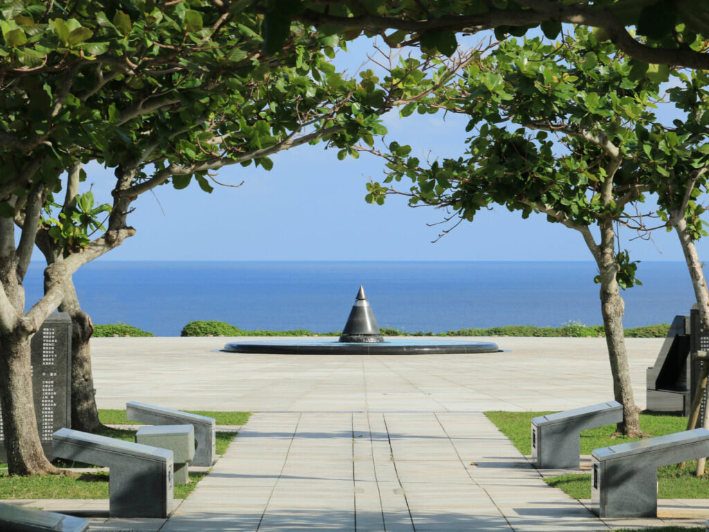 沖縄平和記念公園の見どころ沖縄師範健児之塔イメージ