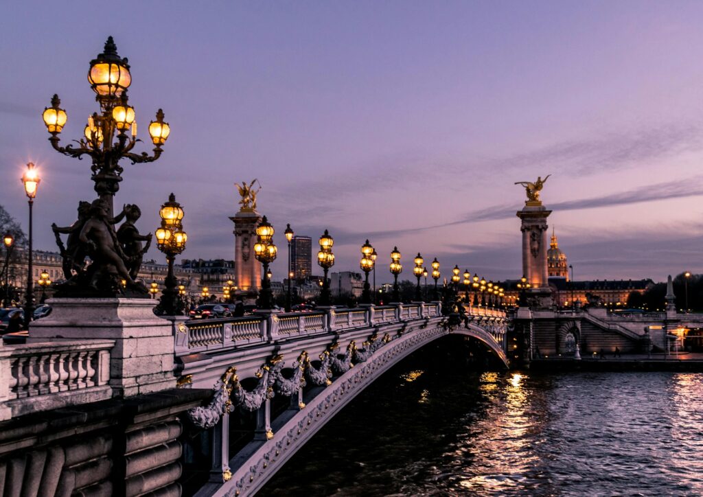 パリ市内へ通じる交通機関を上手に利用し観光を楽しむ