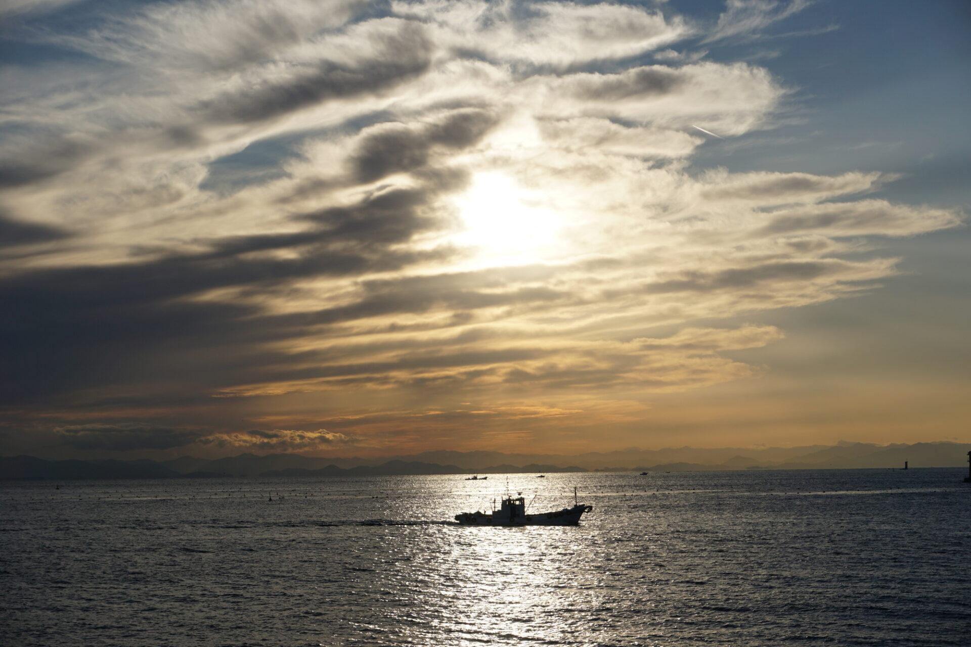 日間賀島サンセットビーチの美しい夕日