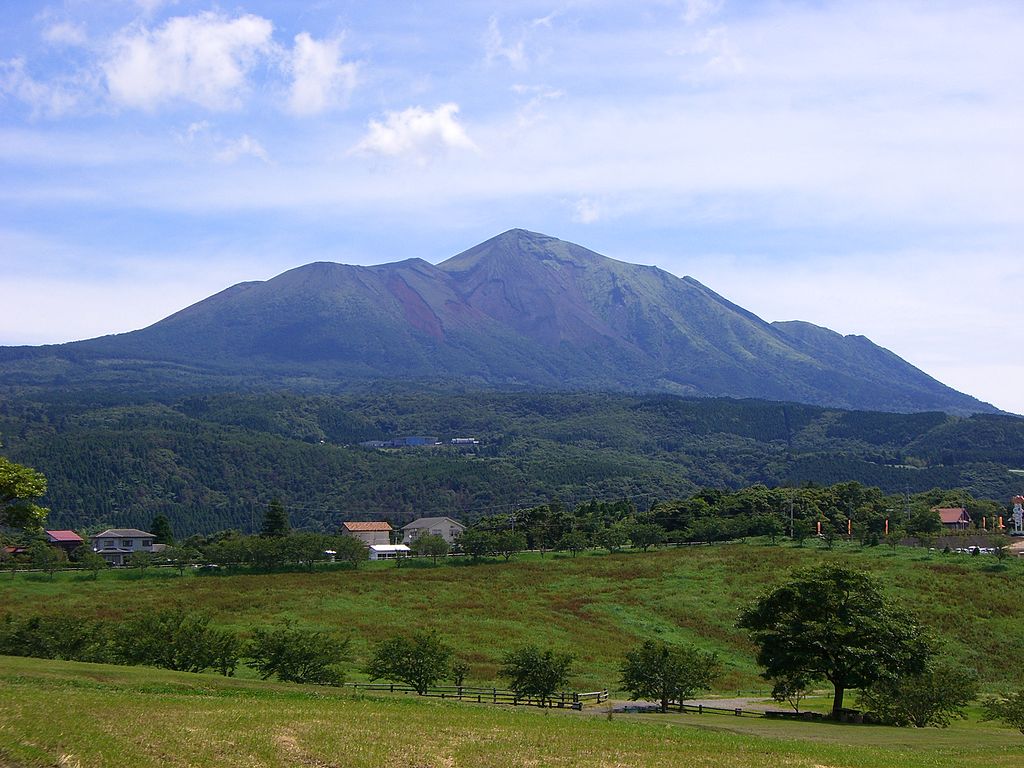 四季折々の自然美が楽しめる高千穂峰の景観