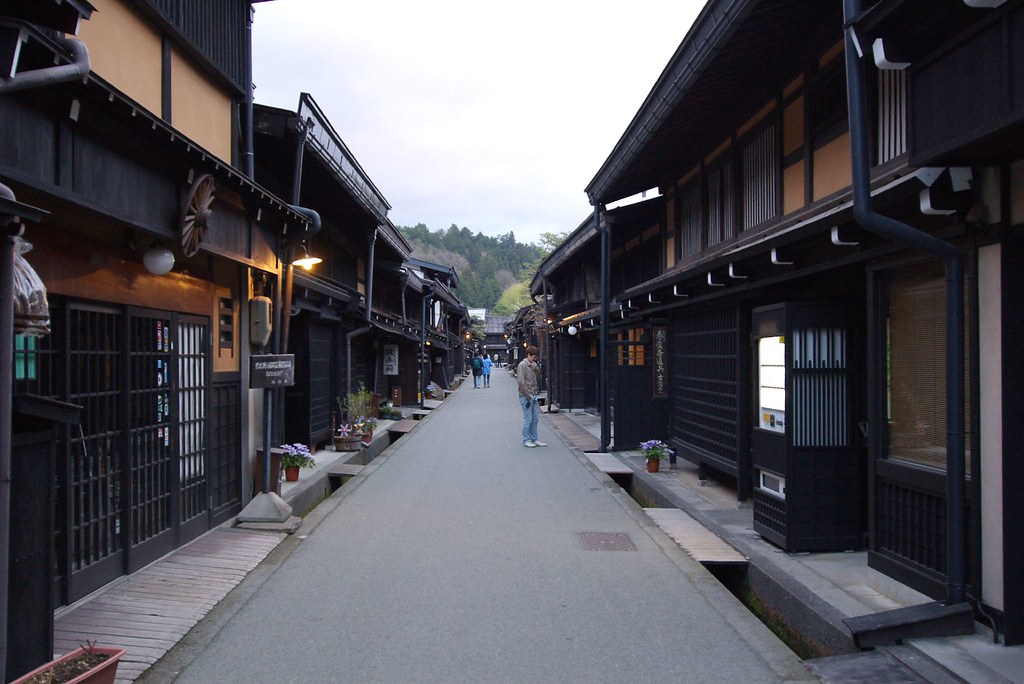 高山観光の目玉は、古い町並み巡り