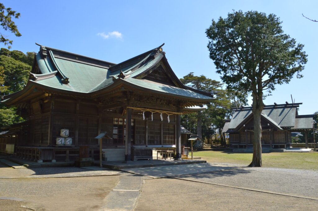 歴史ある安房神社