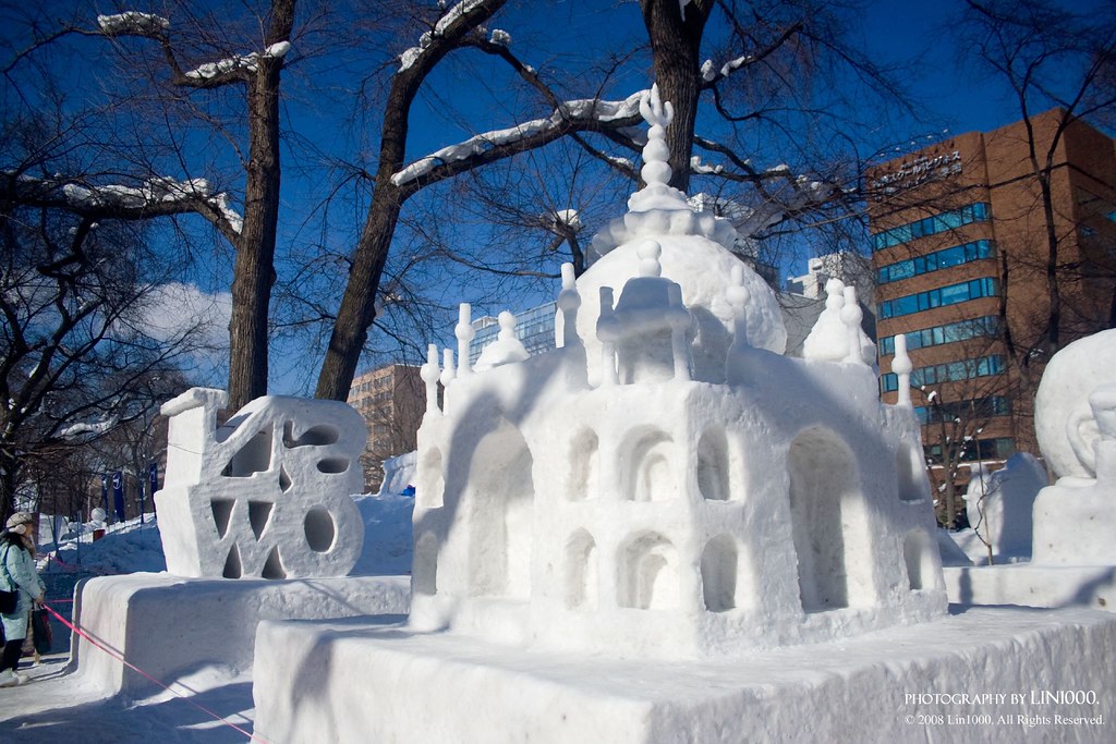 大通公園で開催されるさっぽろ雪まつり