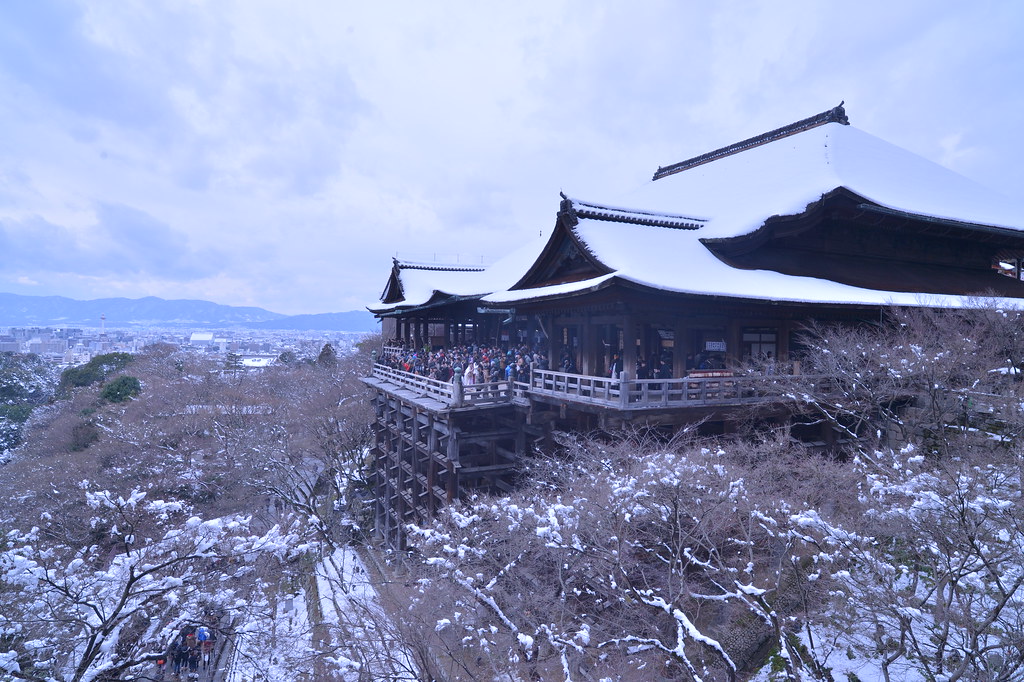 雪が積もると一層美しさが際立つ、冬の清水寺