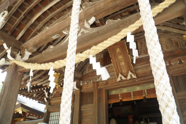 山梨の武田神社を参拝する