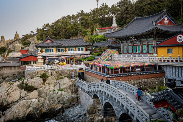 カラフルな釜山の海東龍宮寺