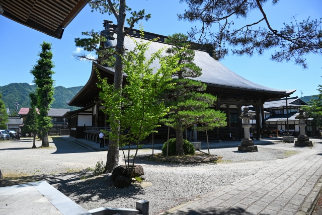 高山の風物詩三寺参りの1つである本光寺の本堂