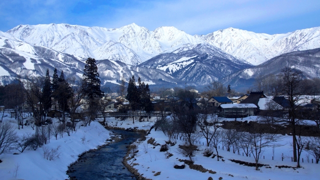 大出の吊橋と白馬の山々を堪能