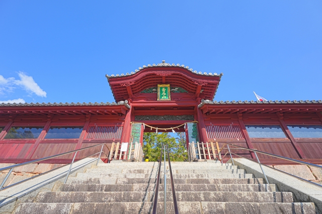 秋の広島東照宮を観光する