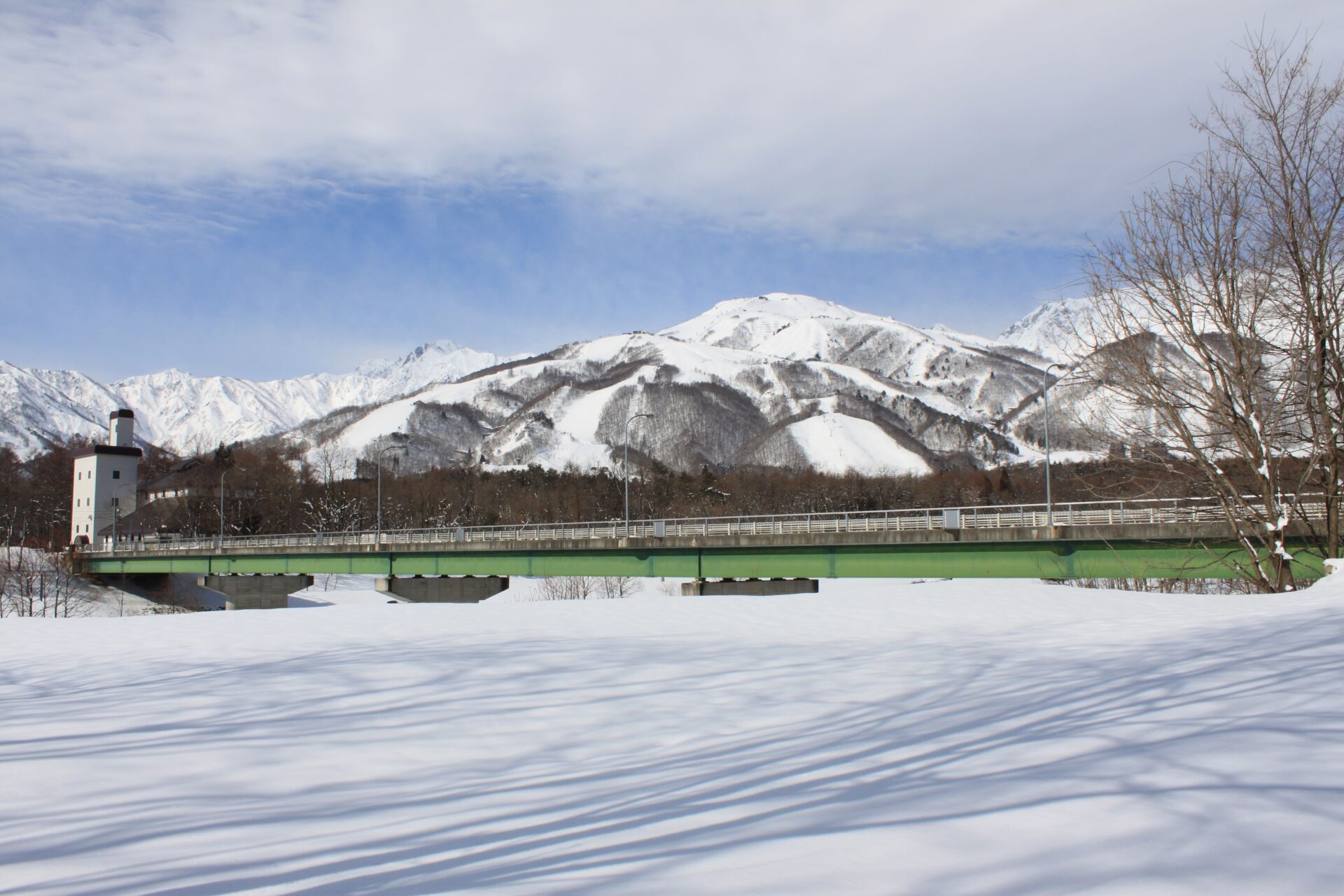 白馬大橋からの圧巻の景色を味わう