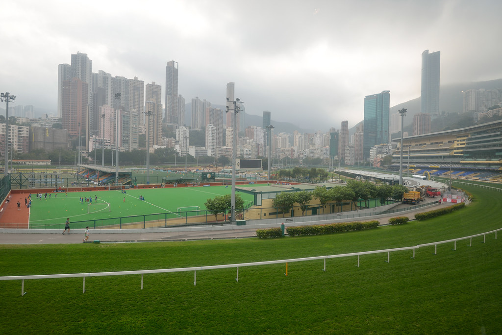 香港のナイトライフを楽しむなら「ハッピーバレー競馬場」