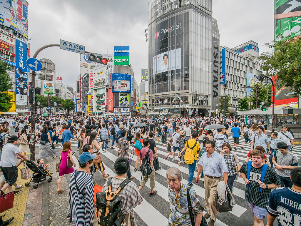 渋谷の人気カフェを巡る