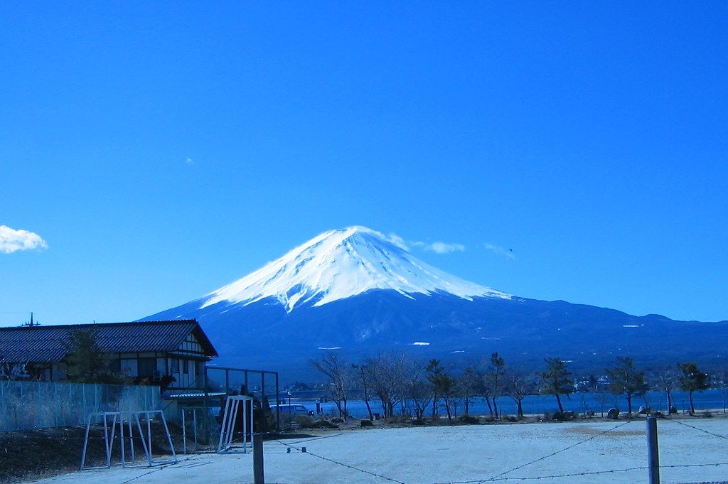 雄大な姿の富士山