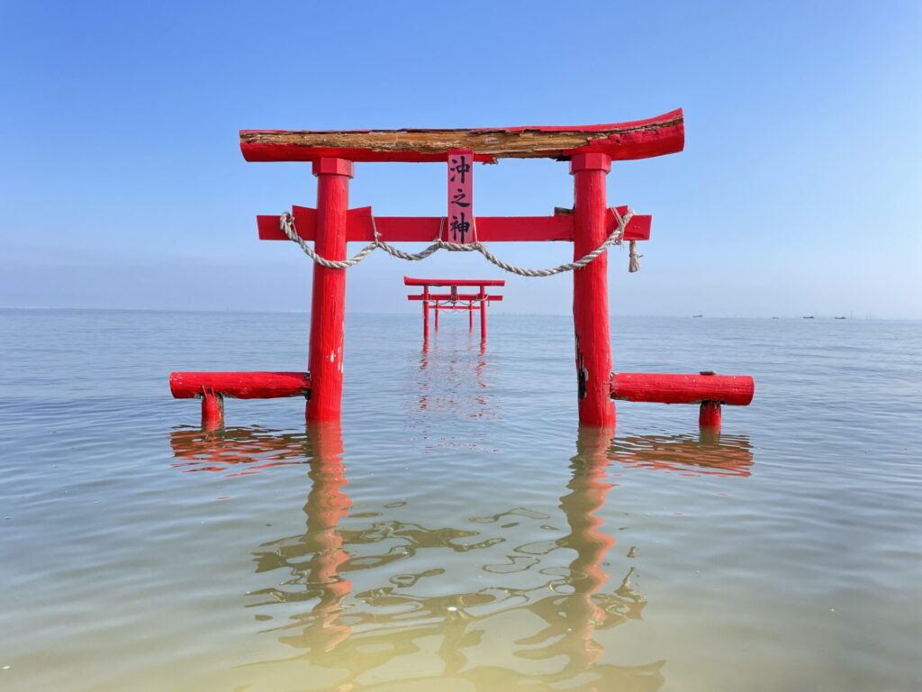 大魚神社の海中鳥居　佐賀