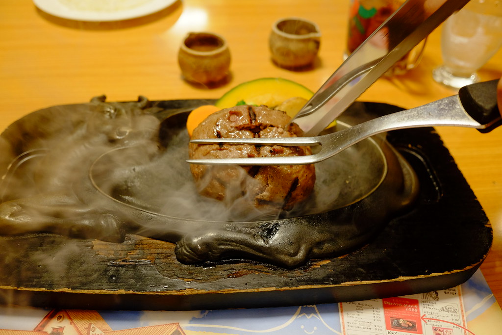 炭焼きレストランさわやかのげんこつハンバーグ　静岡