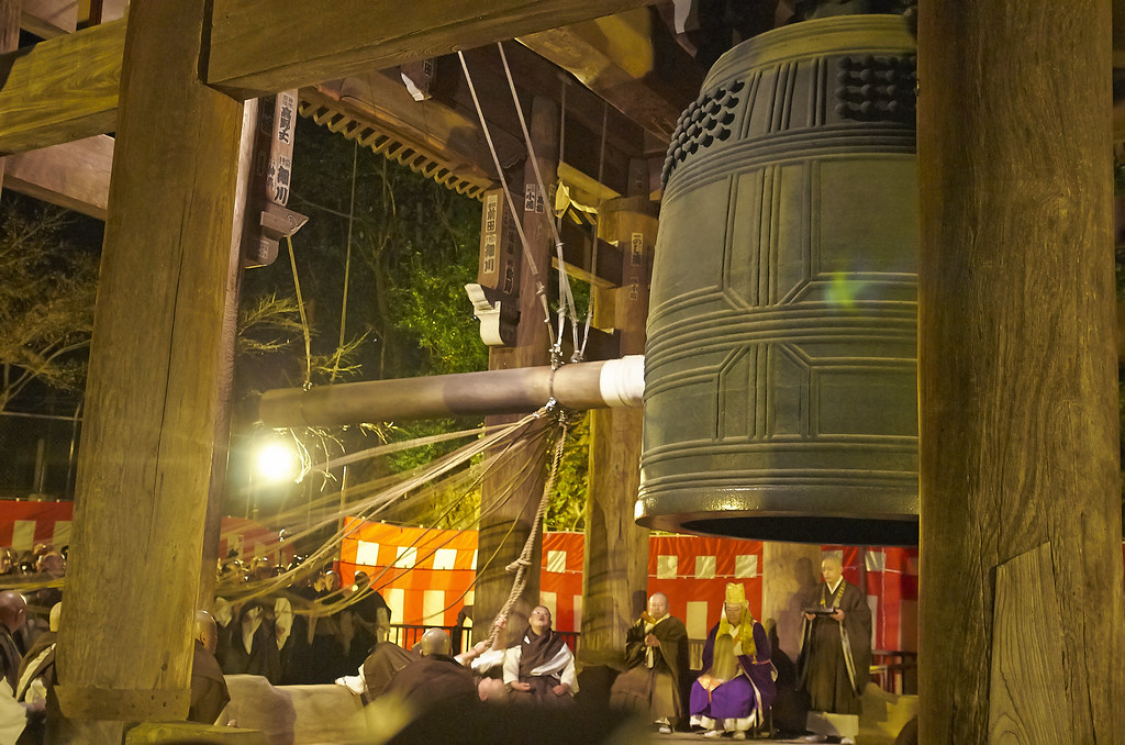 多くの寺院で除夜の鐘をつく体験ができます